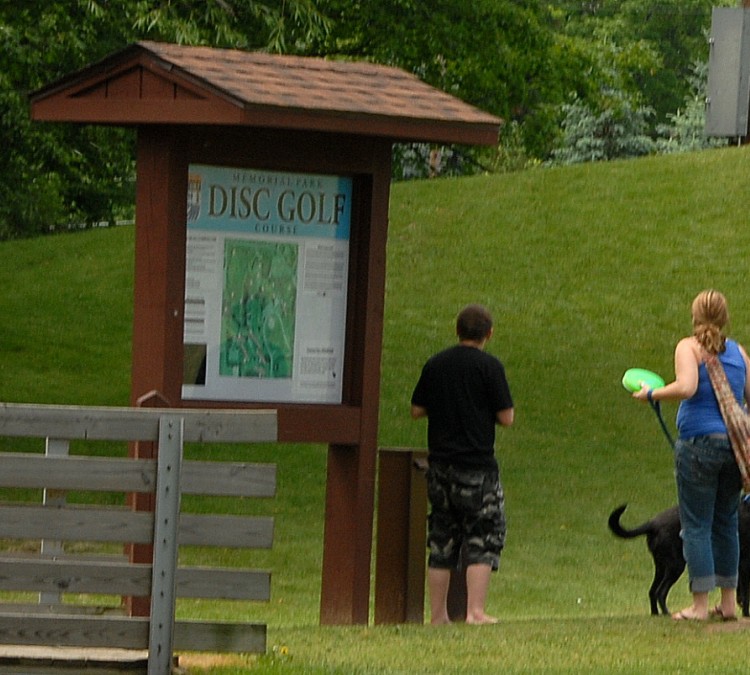 memorial-park-disc-golf-course-photo
